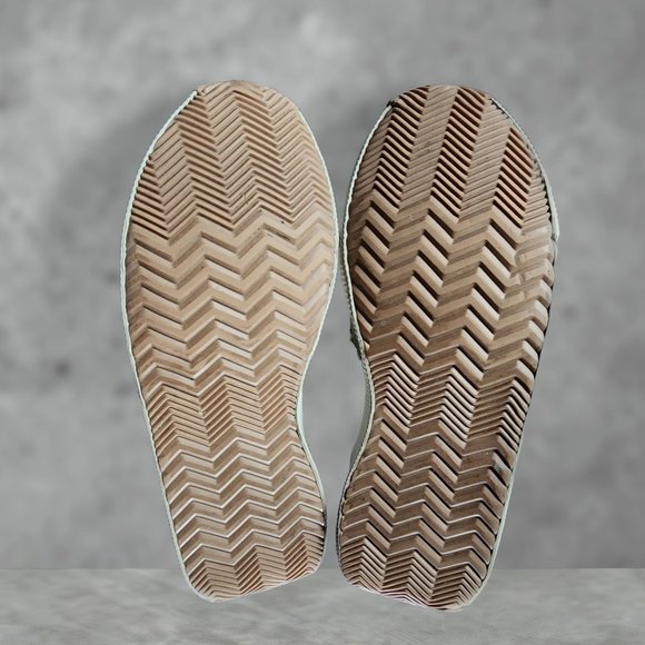 SOREL 10 1/2 Slip-Ons in Olive/Green - Picture 8 of 10